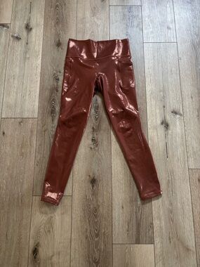 Athleta Salutation Stash Shine Tights